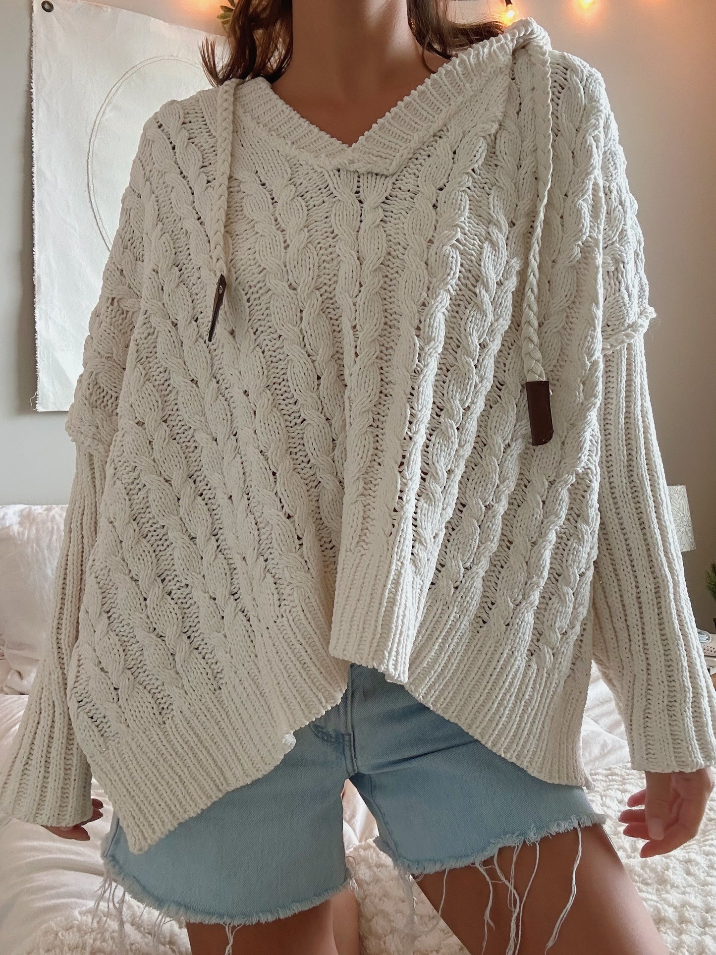 CABLE KNIT HOODIE