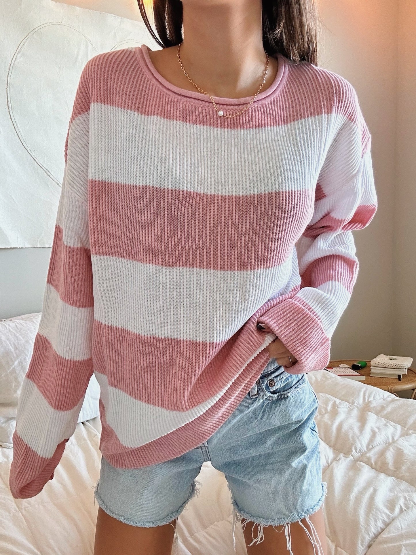 ROSE & WHITE SWEATER