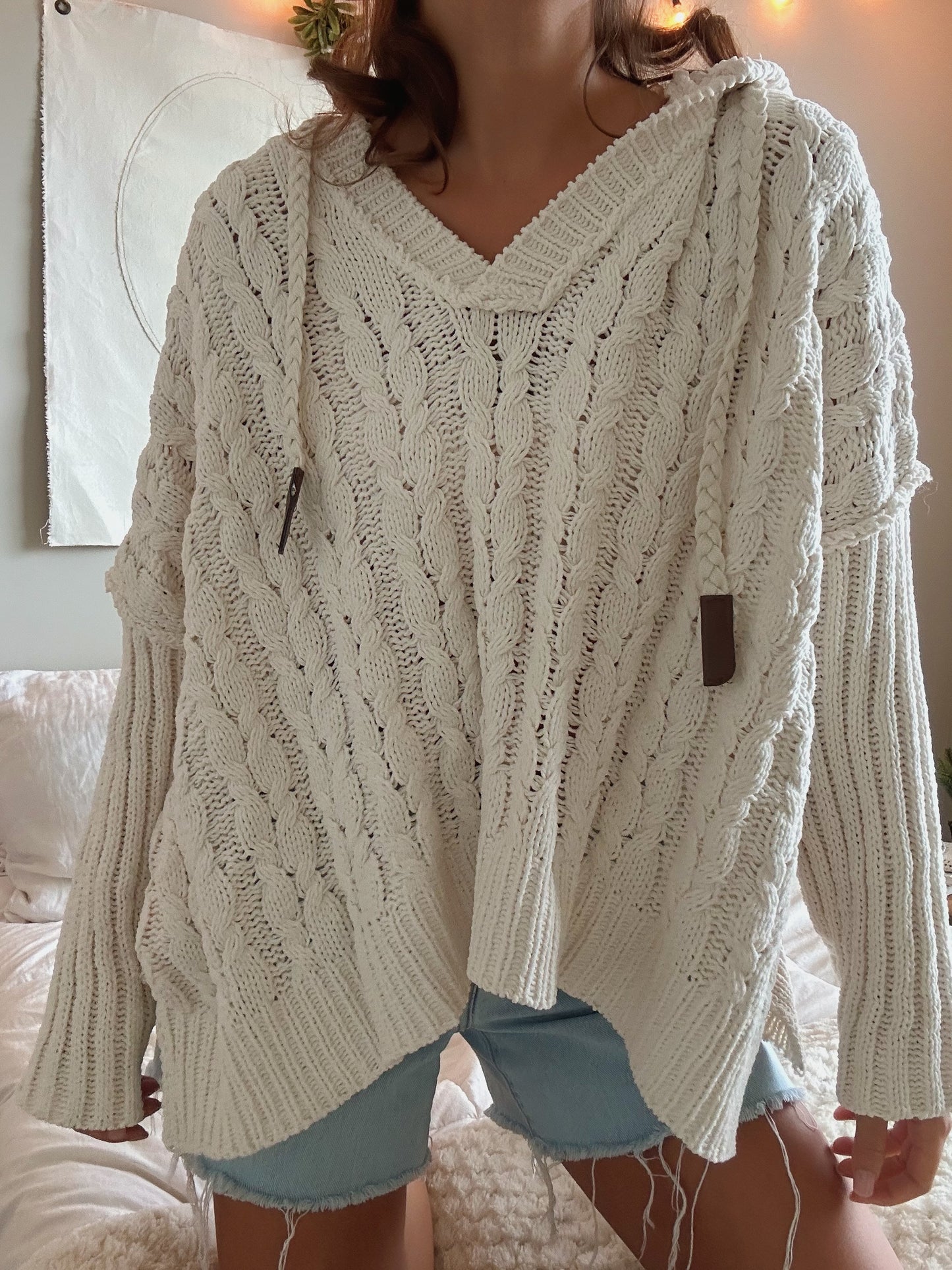 CABLE KNIT HOODIE