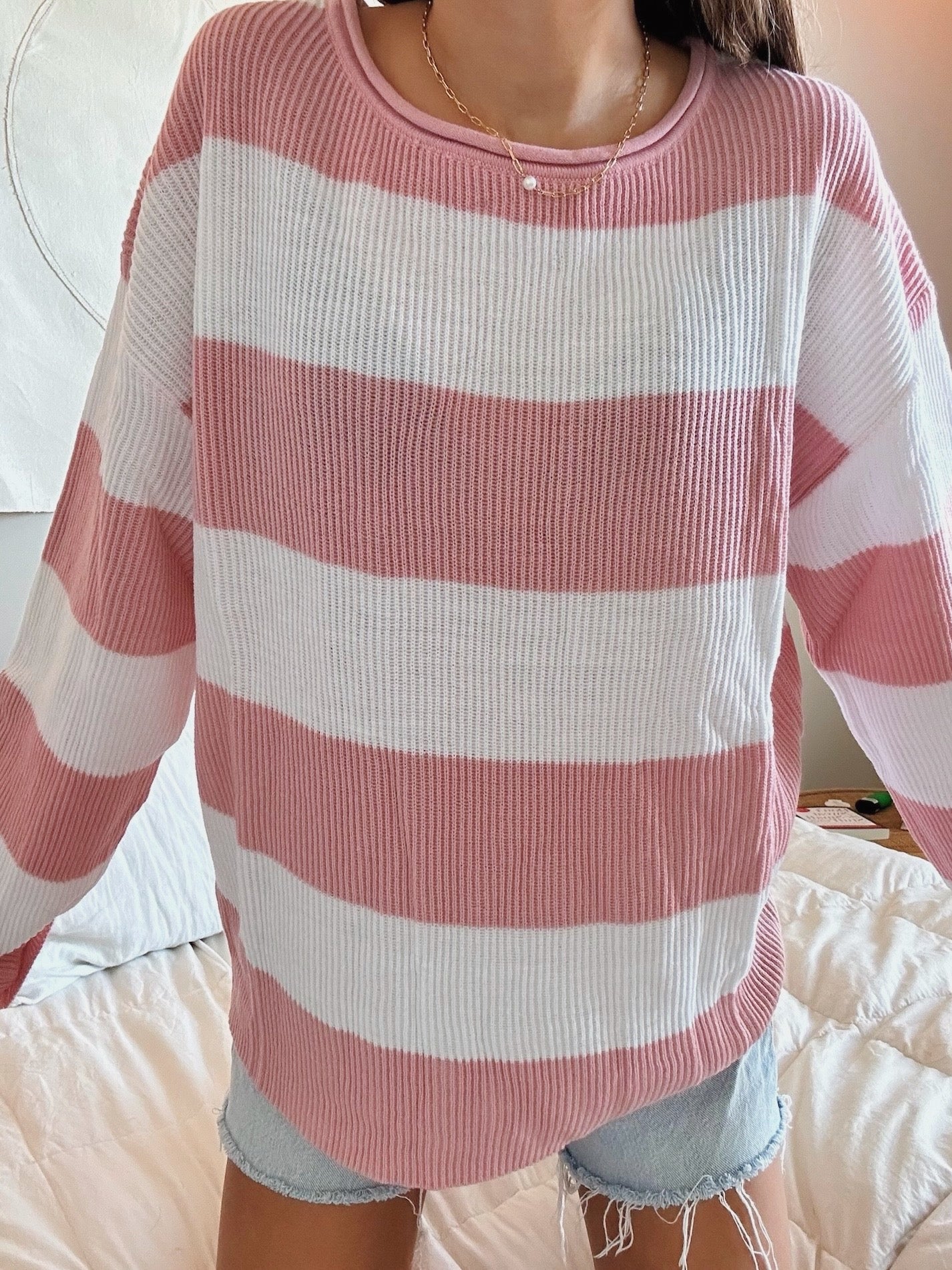 ROSE & WHITE SWEATER