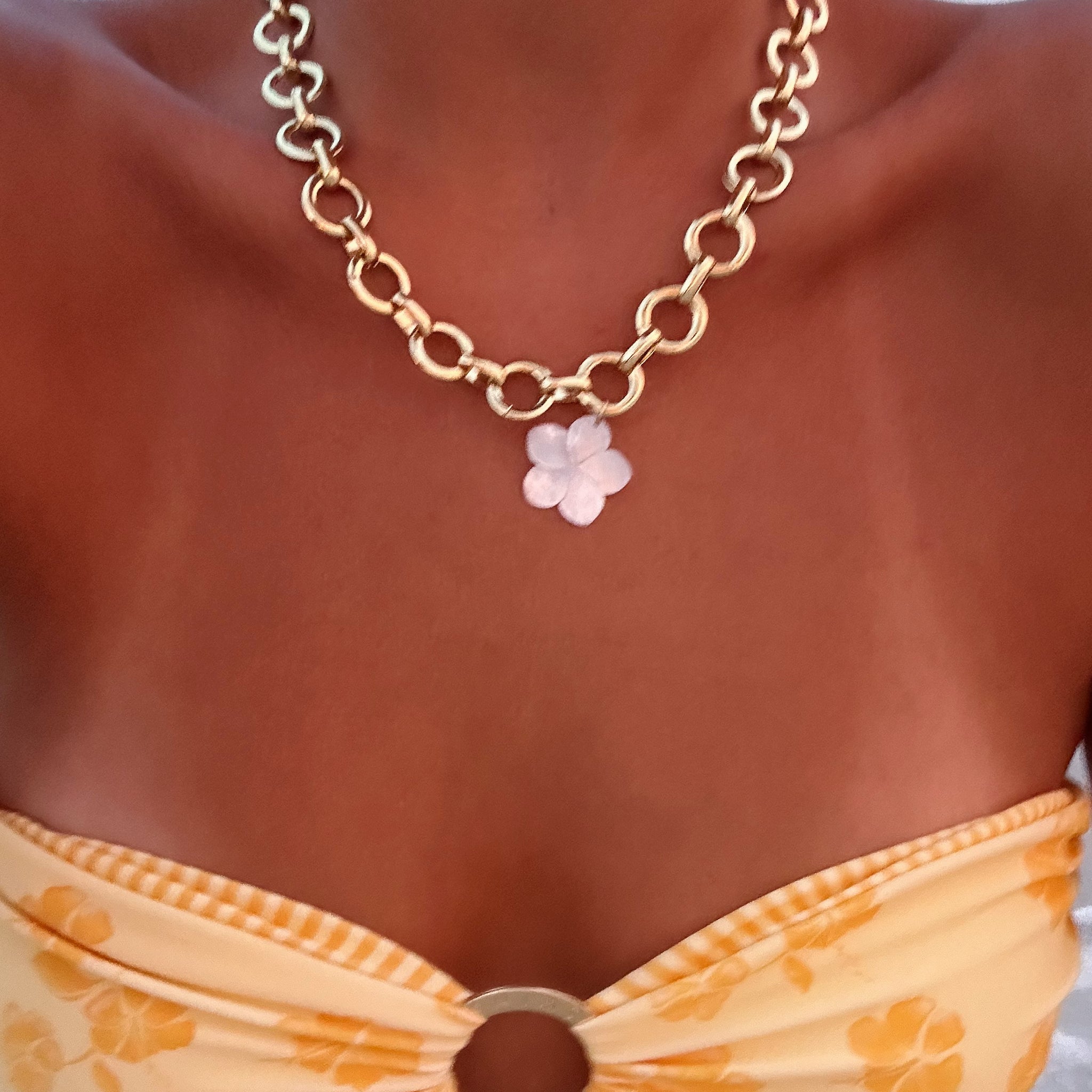 PLUMERIA CHUNKY NECKLACE