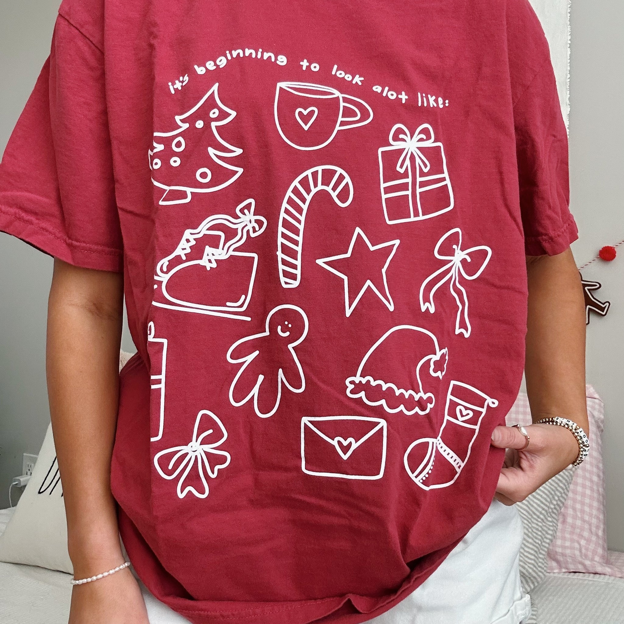 CRIMSON CHRISTMAS TEE