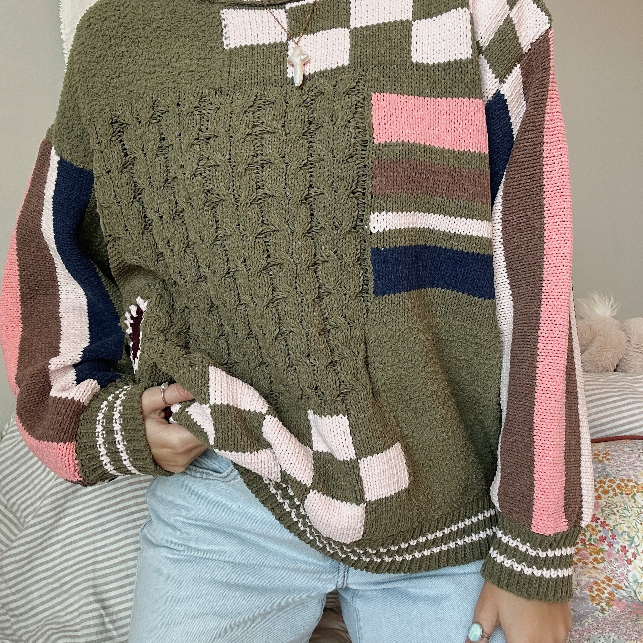 OLIVE PATTERNED SWEATER