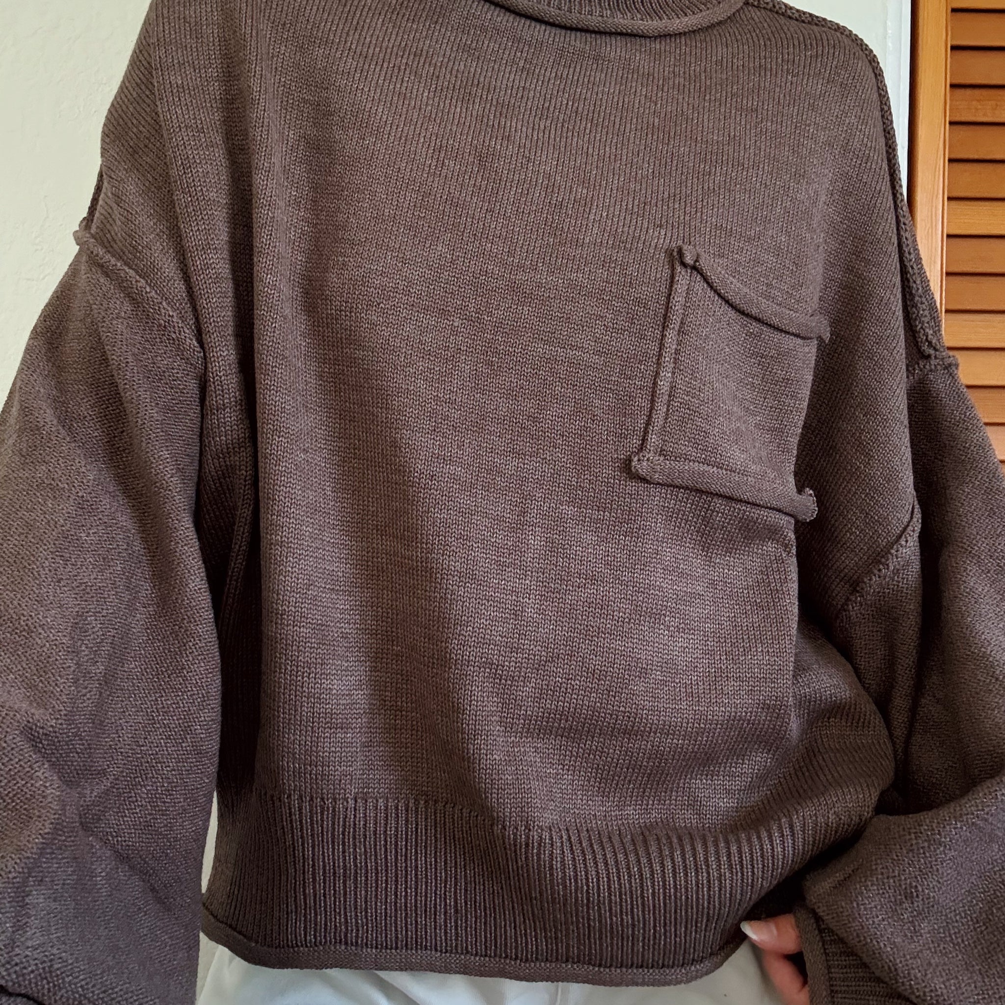 BREEZY SWEATER