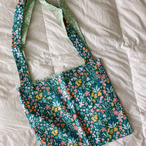 EMERALD FALL FLORAL TOTE