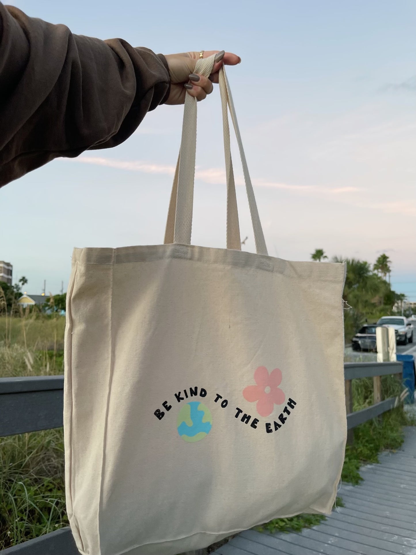BE KIND TO THE EARTH TOTE