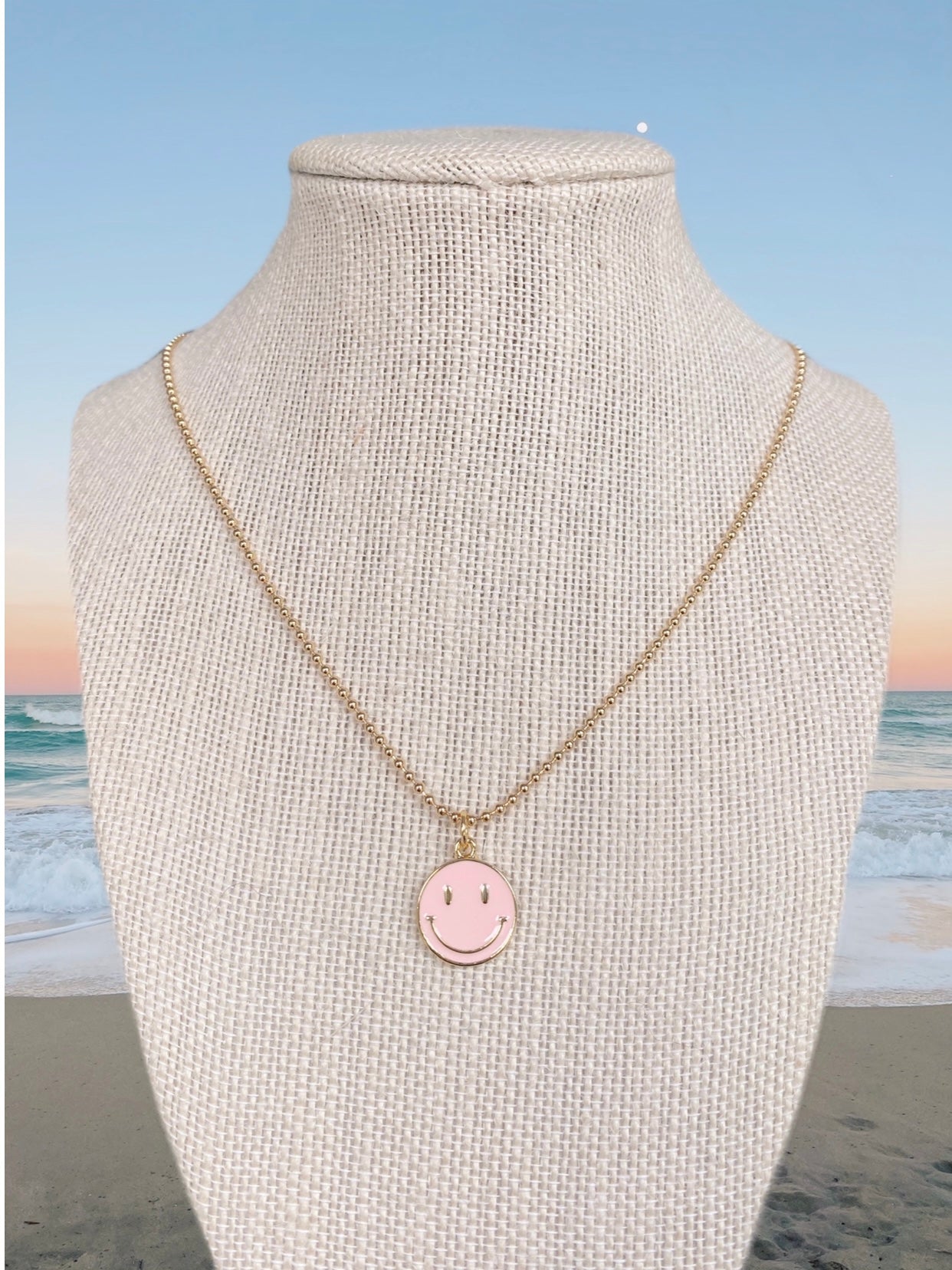COLORED SMILEY NECKLACE