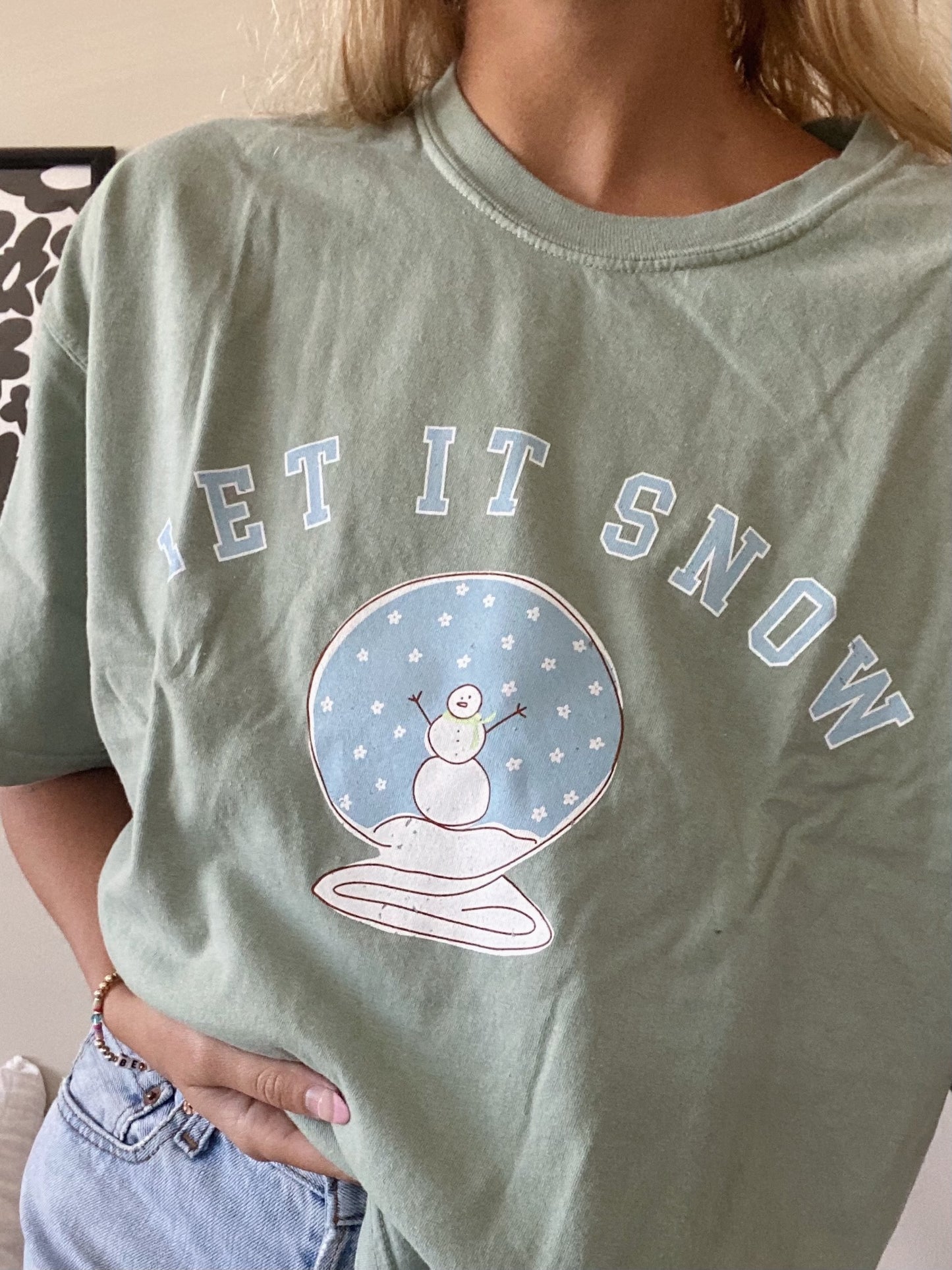 “LET IT SNOW” TEE