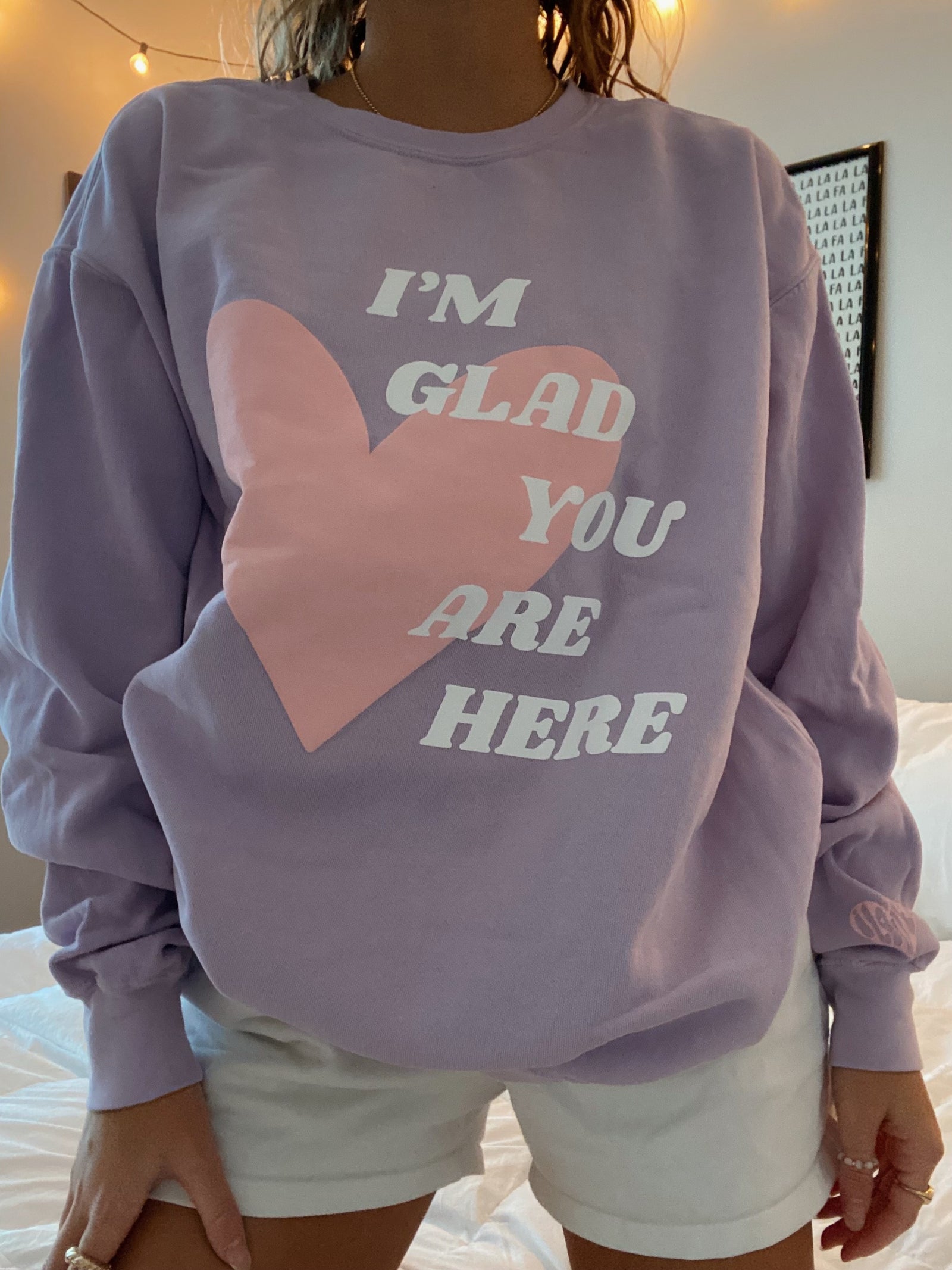 LILAC “GLAD YOU’RE HERE” CREW – Olive Lynn