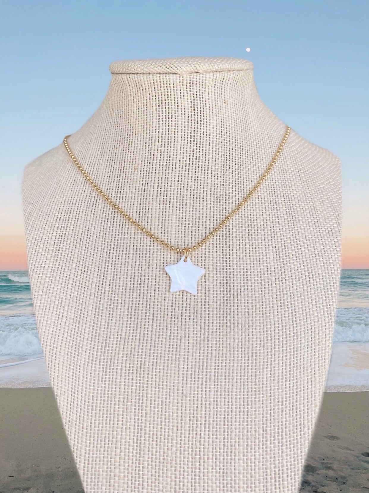 PEARLY STAR NECKLACE